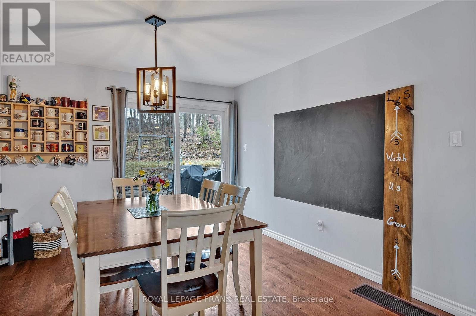 












878 PAYNE LINE ROAD

,
Douro-Dummer,




Ontario
K0L3A0

