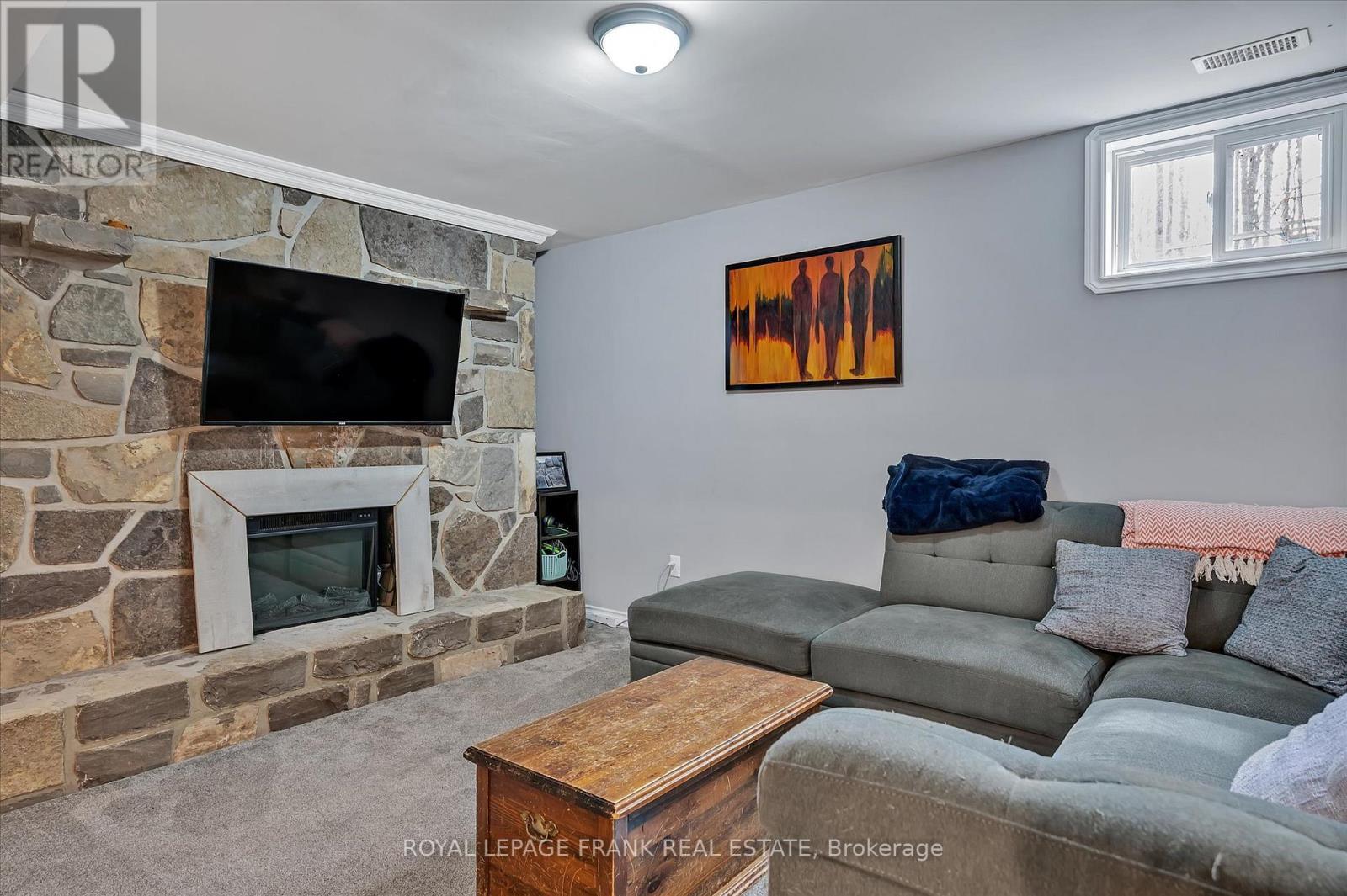 












878 PAYNE LINE ROAD

,
Douro-Dummer,




Ontario
K0L3A0

