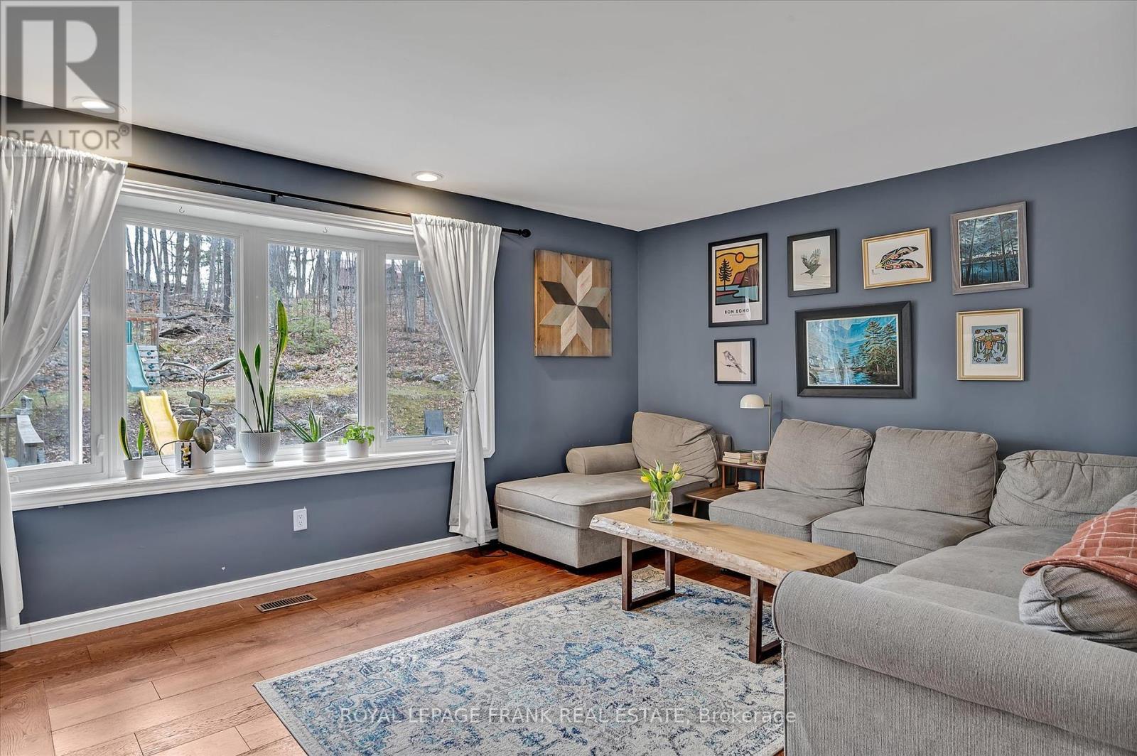 












878 PAYNE LINE ROAD

,
Douro-Dummer,




Ontario
K0L3A0

