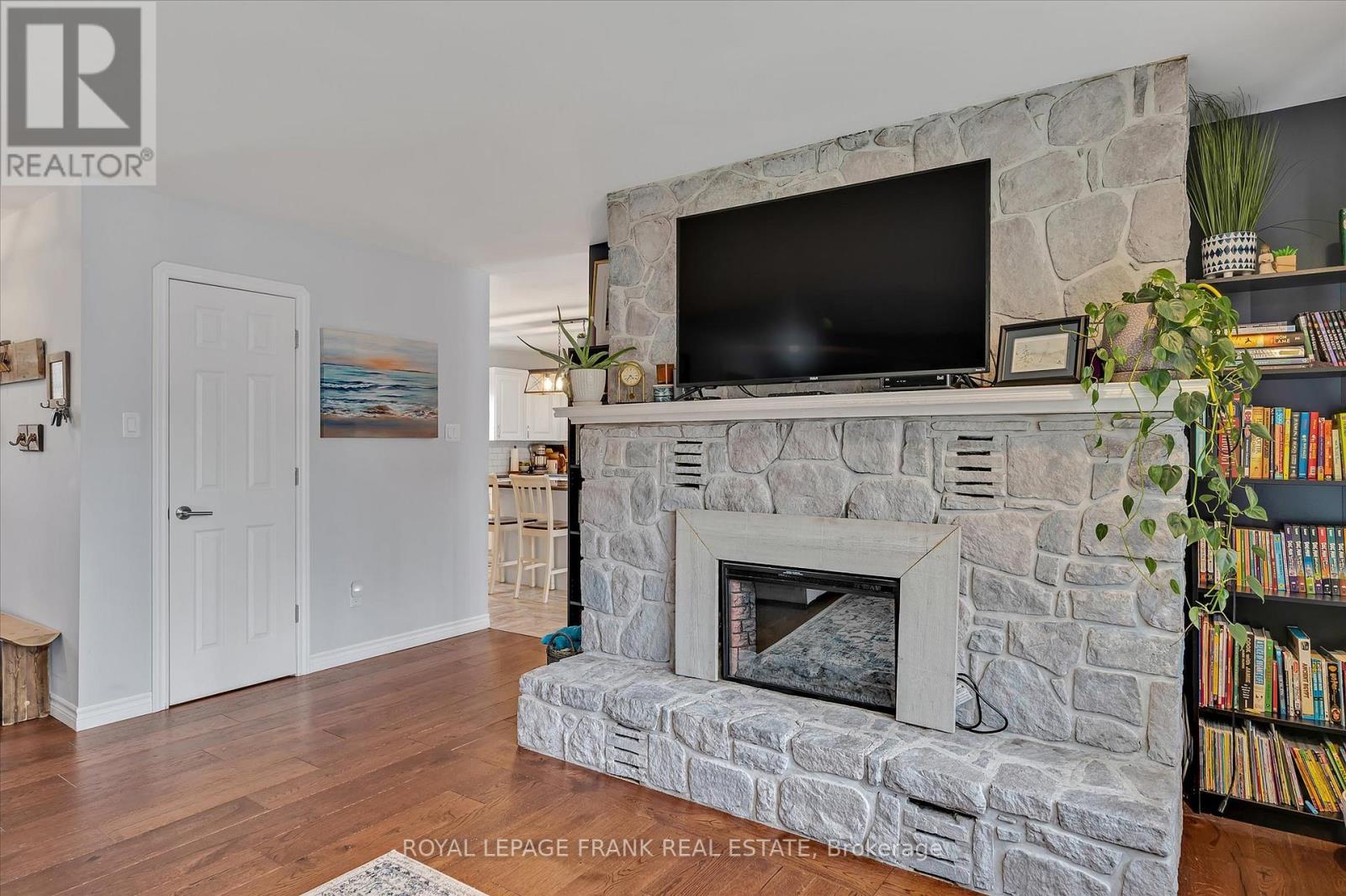 












878 PAYNE LINE ROAD

,
Douro-Dummer,




Ontario
K0L3A0


