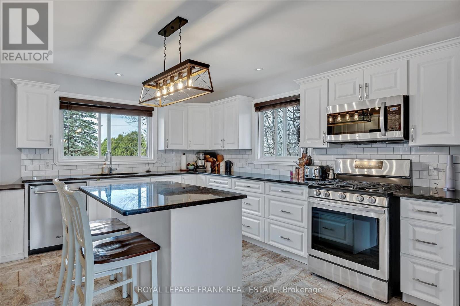 












878 PAYNE LINE ROAD

,
Douro-Dummer,




Ontario
K0L3A0

