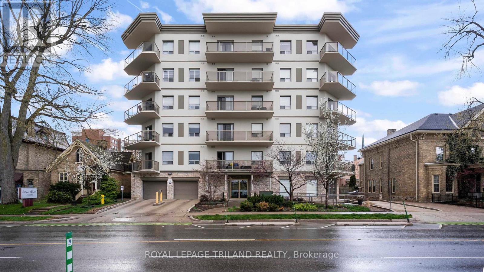 












203 - 435 COLBORNE STREET

,
London East (East F),




Ontario
N6B2T2

