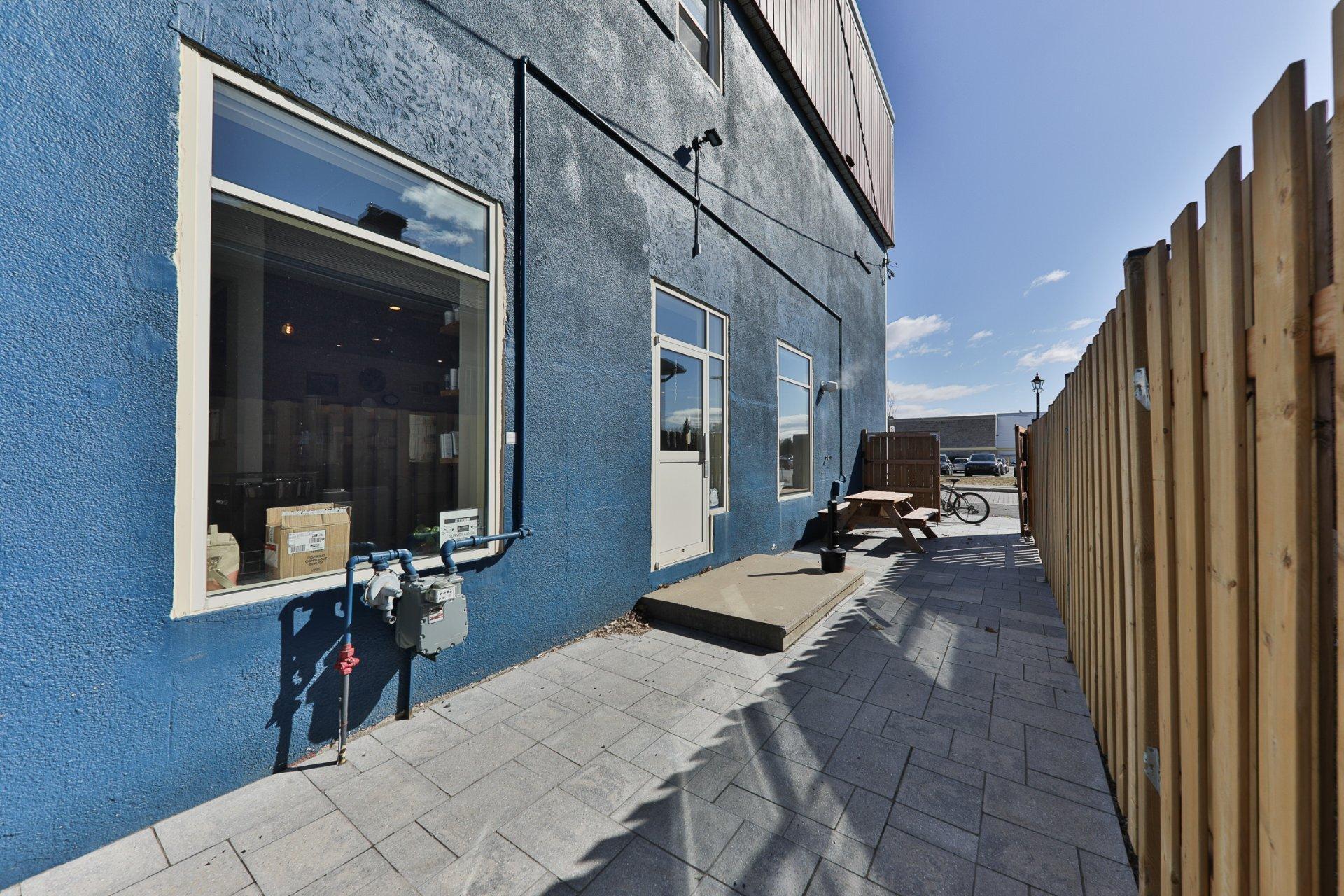 









255

 - 265


Rue Petrozza

,
Chambly,




QC
J3L3R7

