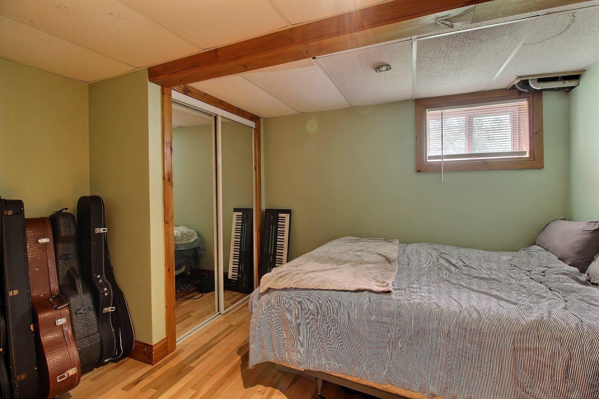 









16


Ch. de North Derby

,
Stanstead - Ville,




QC
J0B3E4

