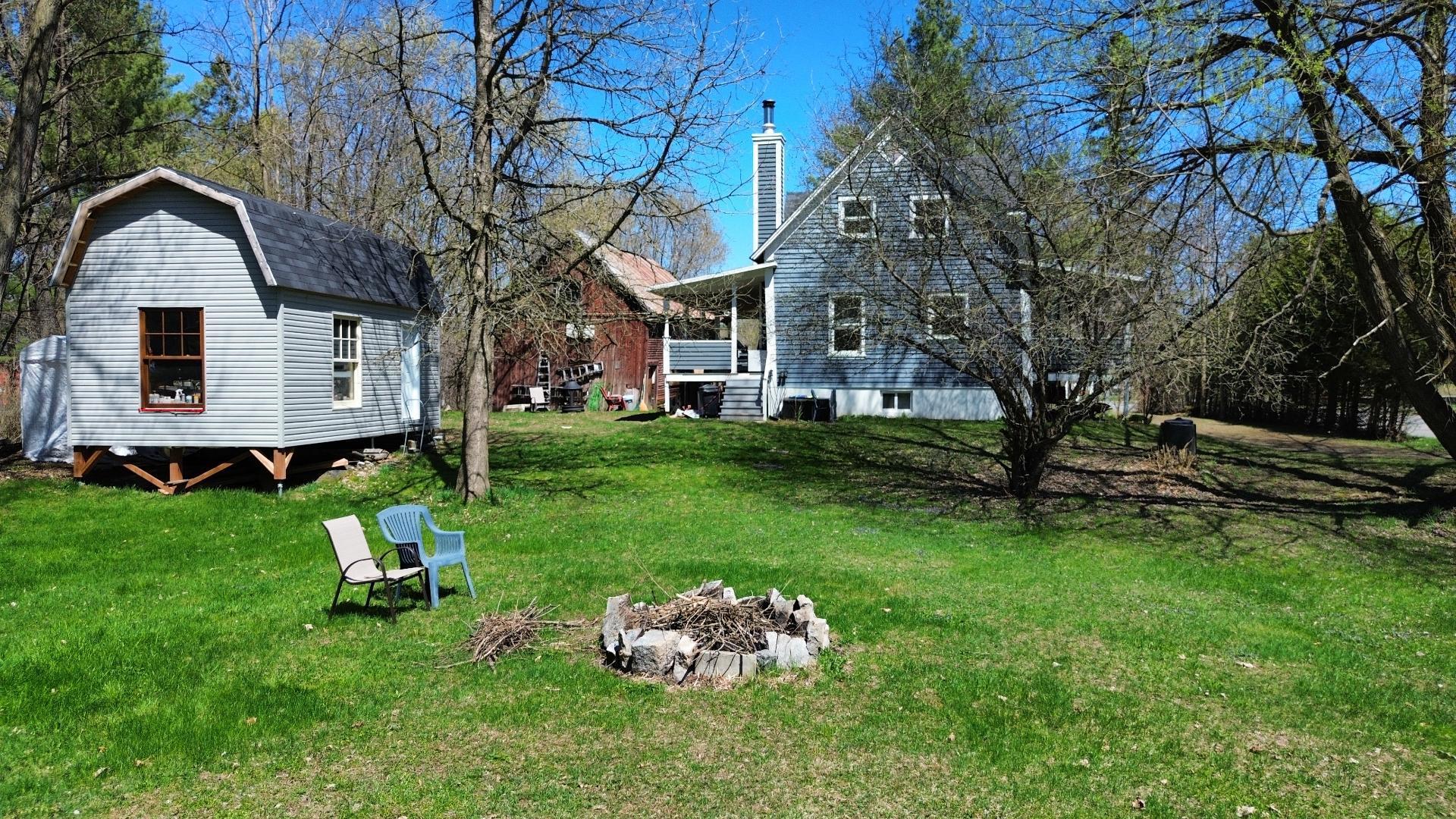 









16


Ch. de North Derby

,
Stanstead - Ville,




QC
J0B3E4

