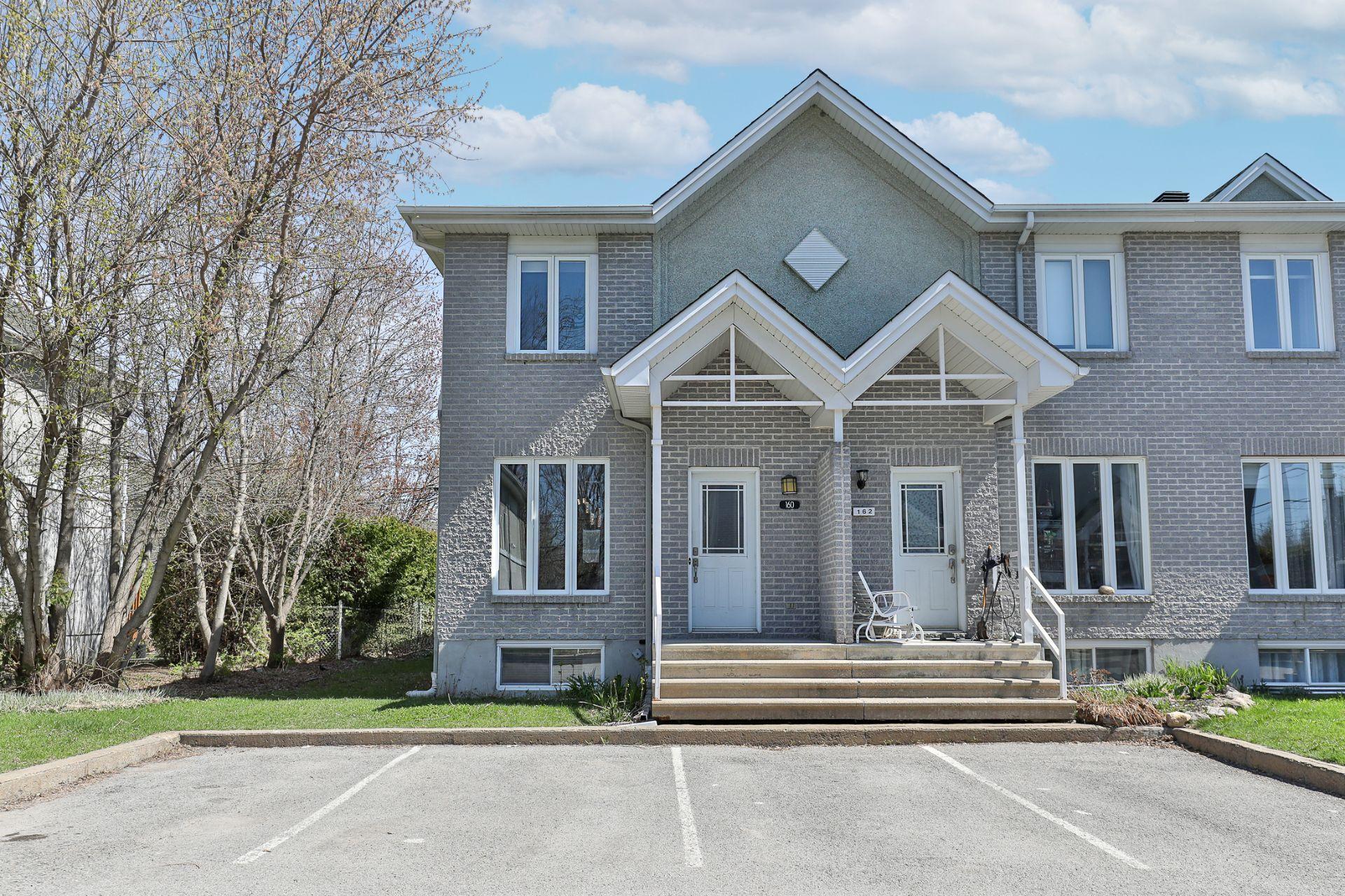 









160


Rue du Croissant-du-Bourg

,
L'Assomption,




QC
J5W6B4

