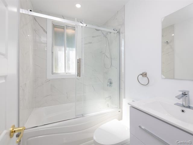 









2270


Rue Decelles

,
Saint-Laurent (Montréal),




QC
H4M1B8

