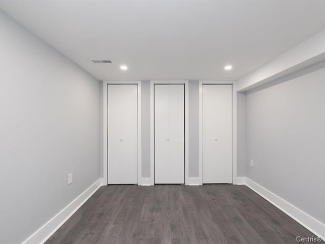 









2270


Rue Decelles

,
Saint-Laurent (Montréal),




QC
H4M1B8

