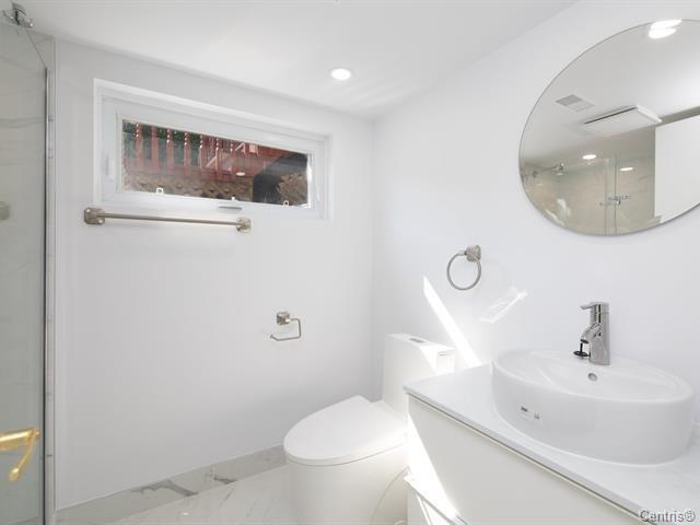 









2270


Rue Decelles

,
Saint-Laurent (Montréal),




QC
H4M1B8

