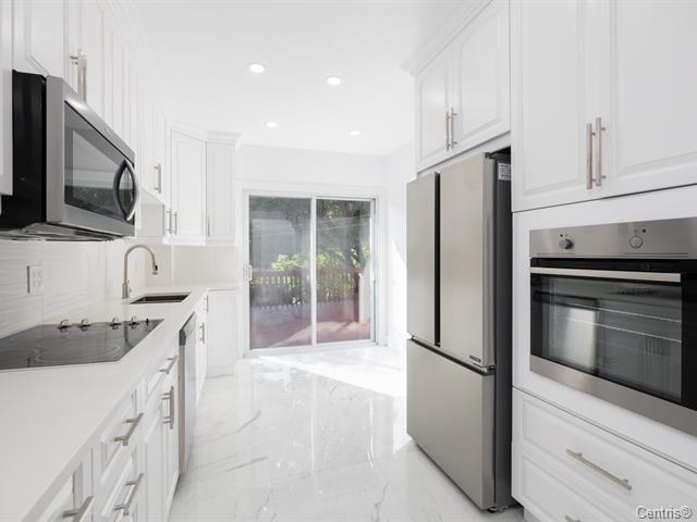 









2270


Rue Decelles

,
Saint-Laurent (Montréal),




QC
H4M1B8


