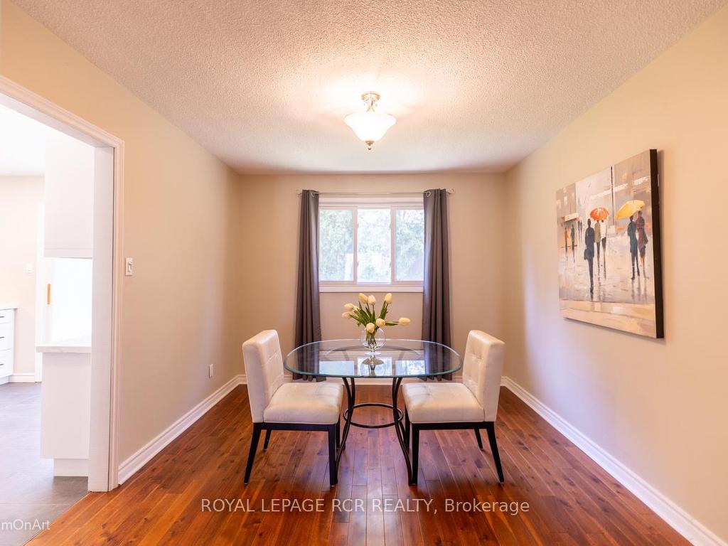 









120


Rutledge

Avenue,
Newmarket,




ON
L3Y 5T4

