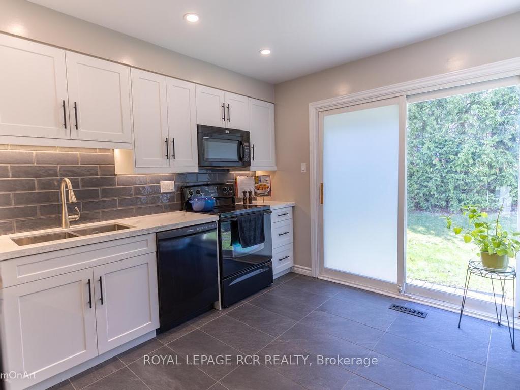 









120


Rutledge

Avenue,
Newmarket,




ON
L3Y 5T4

