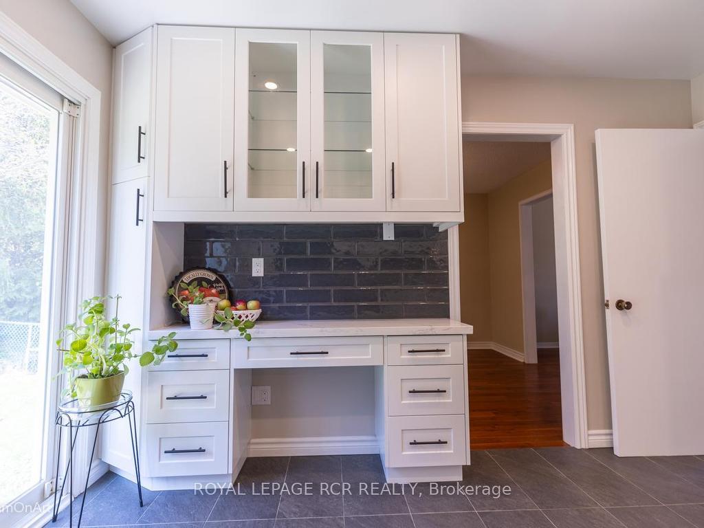 









120


Rutledge

Avenue,
Newmarket,




ON
L3Y 5T4

