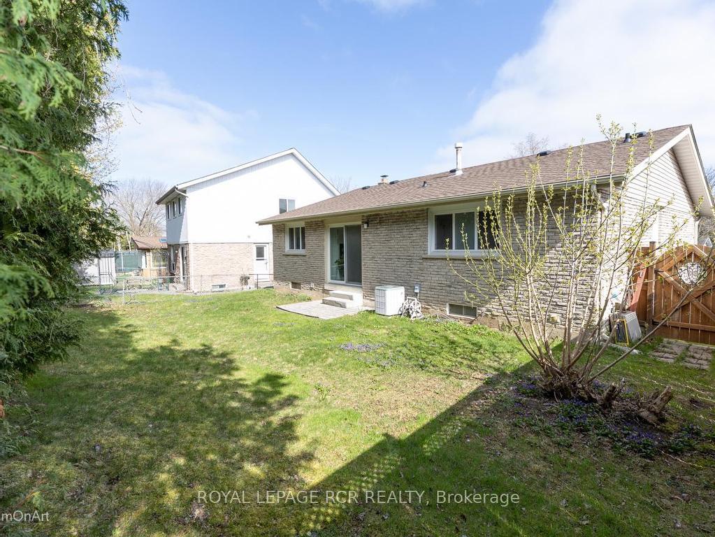 









120


Rutledge

Avenue,
Newmarket,




ON
L3Y 5T4

