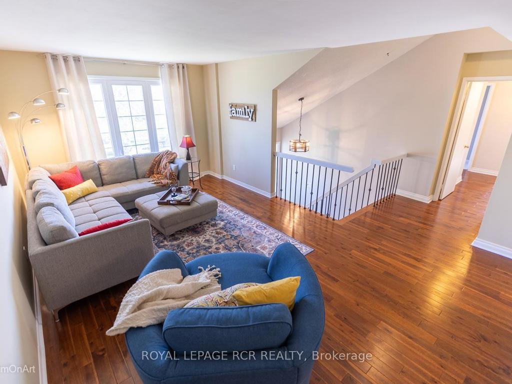 









120


Rutledge

Avenue,
Newmarket,




ON
L3Y 5T4

