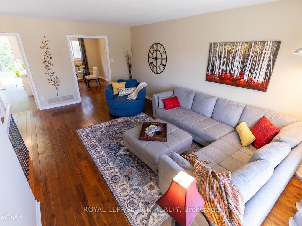 









120


Rutledge

Avenue,
Newmarket,




ON
L3Y 5T4

