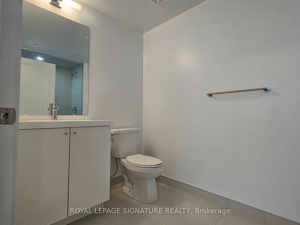 









2545


Simcoe

Street North, 811,
Oshawa,




ON
L1L 0W3

