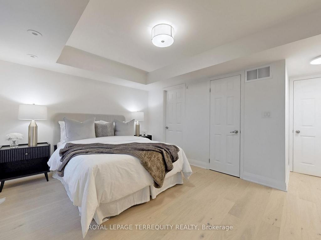 









3032


Clayhill

Road, 2,
Mississauga,




ON
L5B 0B1

