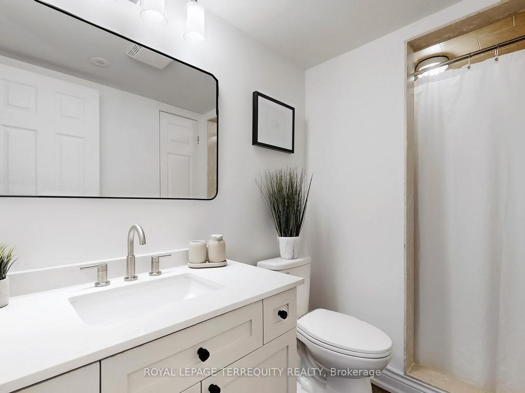 









3032


Clayhill

Road, 2,
Mississauga,




ON
L5B 0B1

