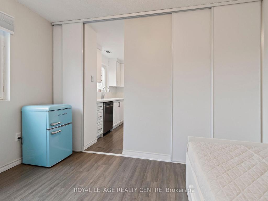 









2001


Bonnymede

Drive, 214,
Mississauga,




ON
L5J 4H8

