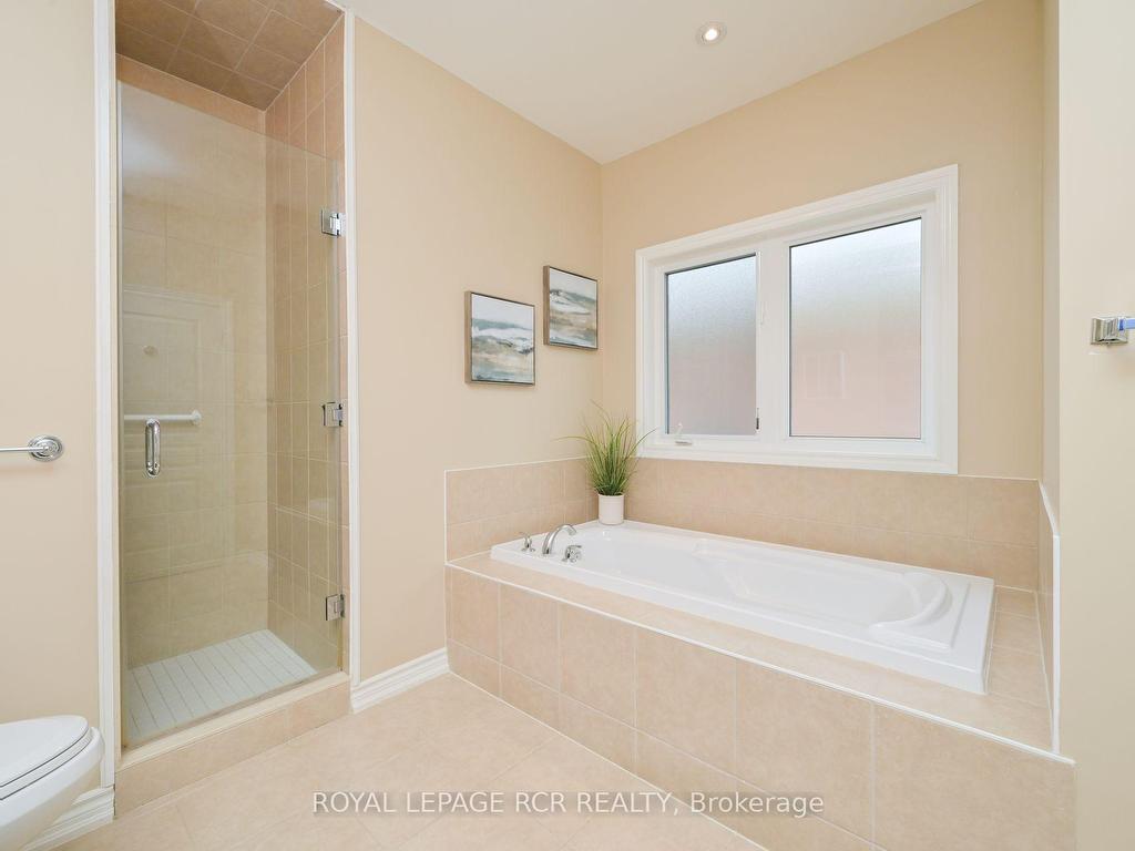 









200


Kingfisher

Drive, 155,
Mono,




ON
L9W 0B3

