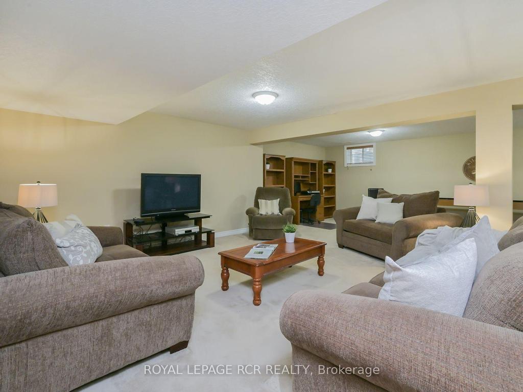 









200


Kingfisher

Drive, 155,
Mono,




ON
L9W 0B3

