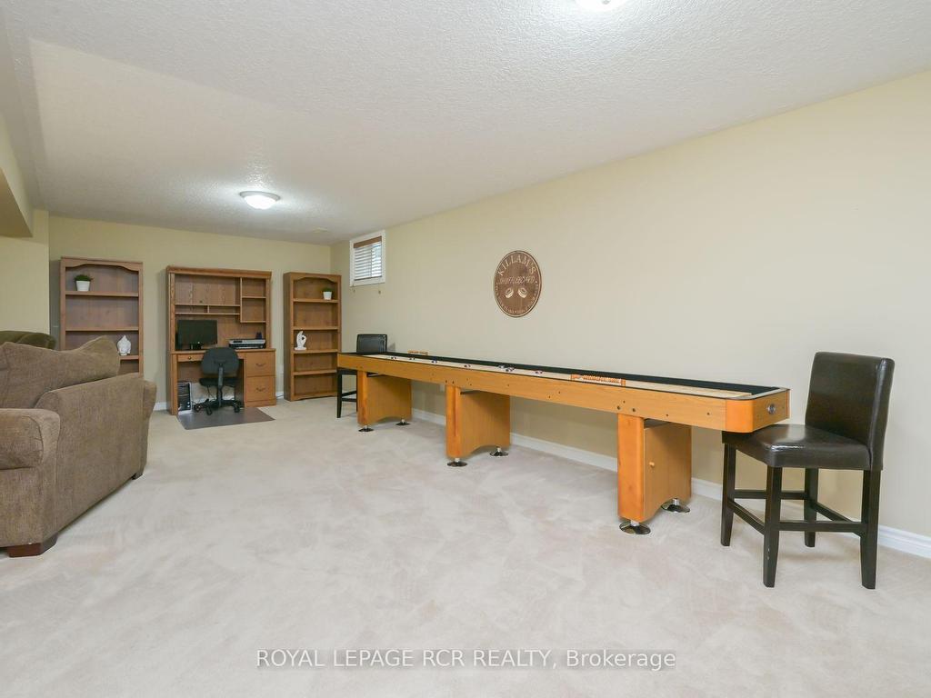 









200


Kingfisher

Drive, 155,
Mono,




ON
L9W 0B3

