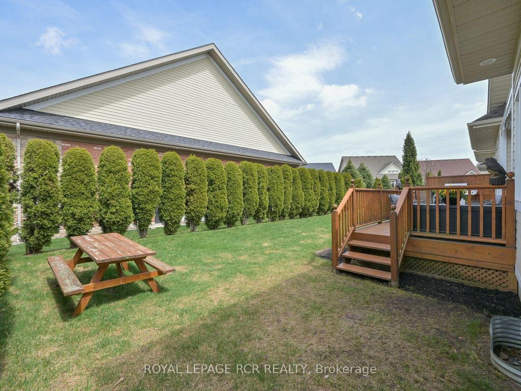 









200


Kingfisher

Drive, 155,
Mono,




ON
L9W 0B3

