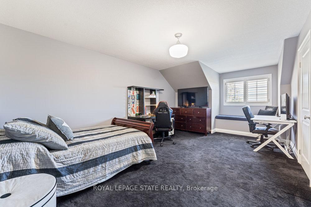 









1467


Book

Road West,
Hamilton,




ON
L0R 1R0

