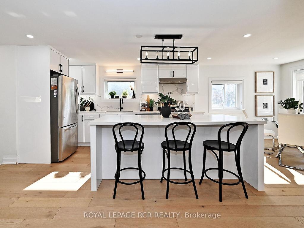









213


Old Main

Street North,
Newmarket,




ON
L3Y 9B1

