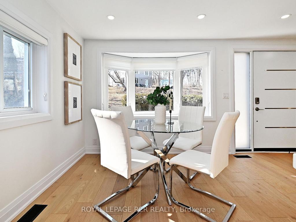 









213


Old Main

Street North,
Newmarket,




ON
L3Y 9B1

