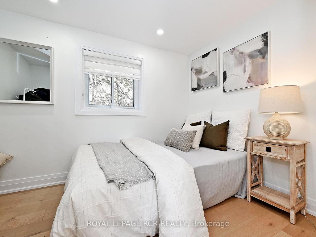 









213


Old Main

Street North,
Newmarket,




ON
L3Y 9B1

