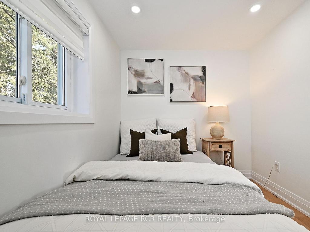









213


Old Main

Street North,
Newmarket,




ON
L3Y 9B1

