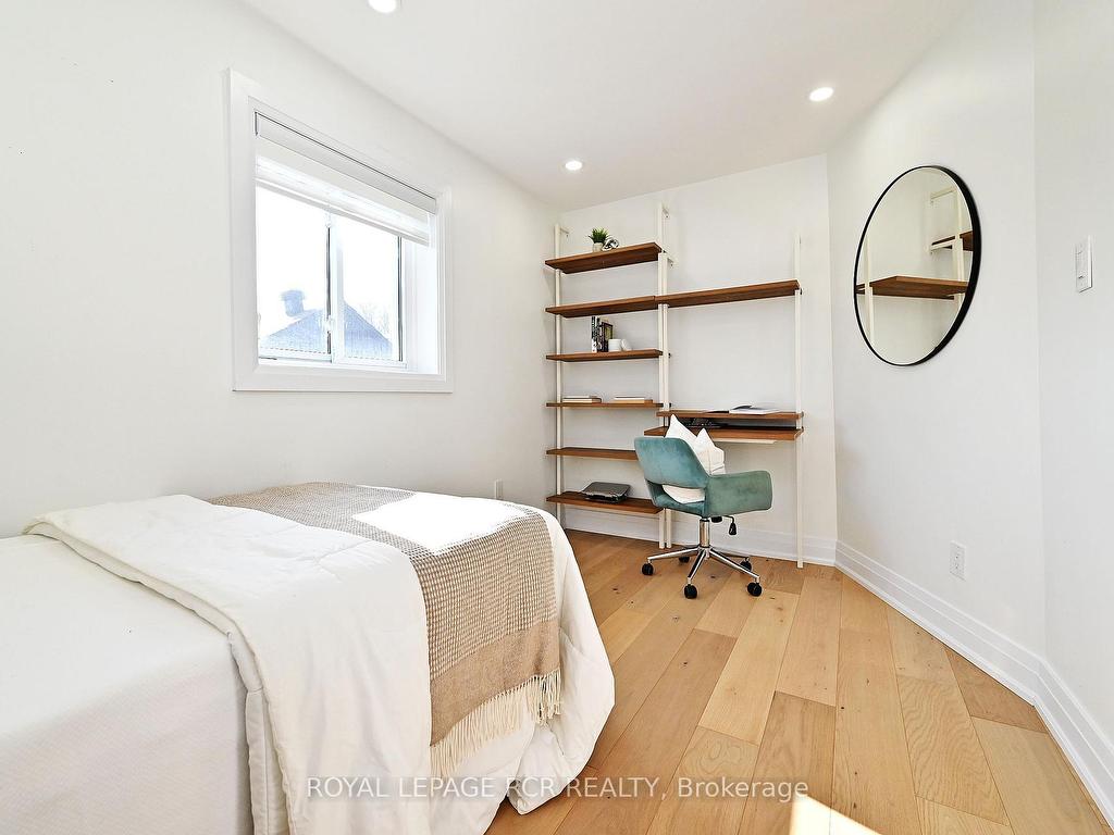 









213


Old Main

Street North,
Newmarket,




ON
L3Y 9B1

