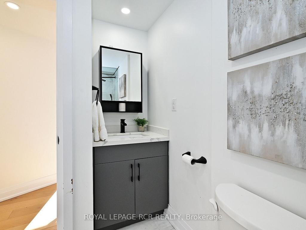 









213


Old Main

Street North,
Newmarket,




ON
L3Y 9B1

