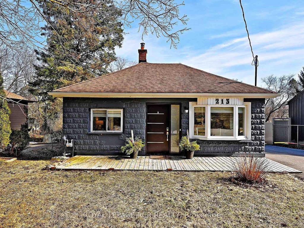 









213


Old Main

Street North,
Newmarket,




ON
L3Y 9B1

