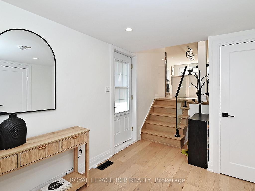 









213


Old Main

Street North,
Newmarket,




ON
L3Y 9B1

