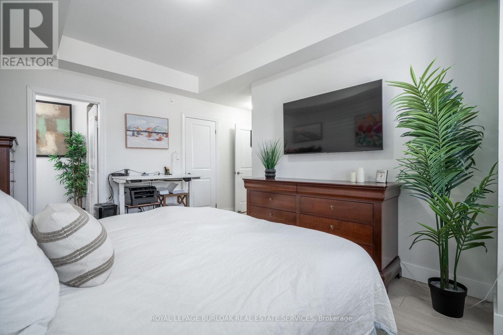 












303 - 263 GEORGIAN DRIVE

,
Oakville,




Ontario
L6H0L2

