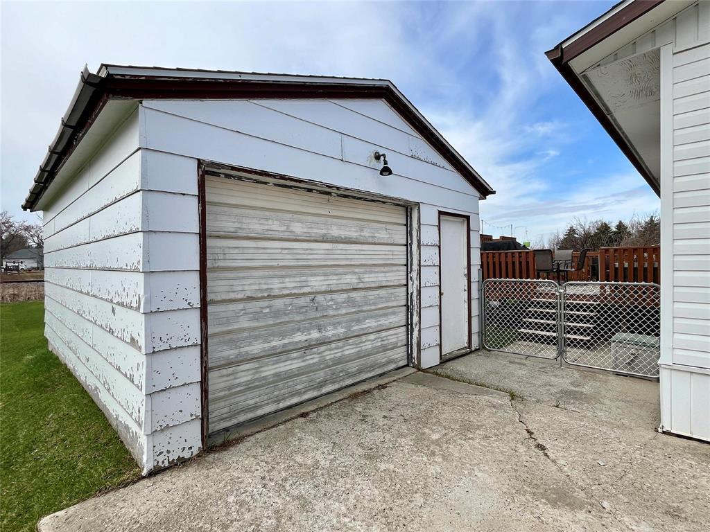 












114 North Railway Street

,
Boissevain,




Manitoba
R0K0E0

