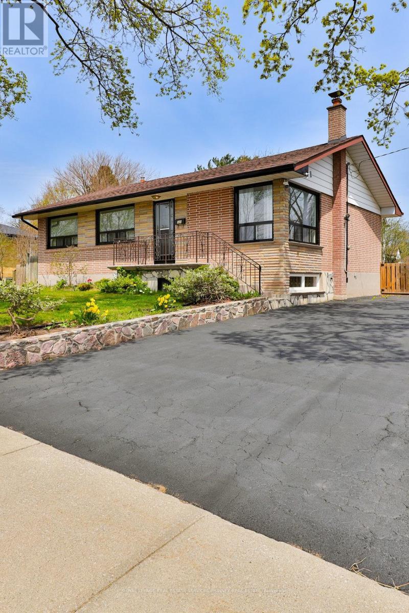 












361 ST AUGUSTINE DRIVE

,
Oakville,




Ontario
L6K3E8

