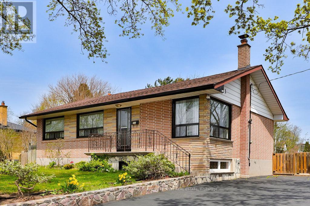












361 ST AUGUSTINE DRIVE

,
Oakville,




Ontario
L6K3E8

