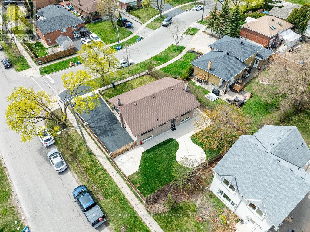 












361 ST AUGUSTINE DRIVE

,
Oakville,




Ontario
L6K3E8

