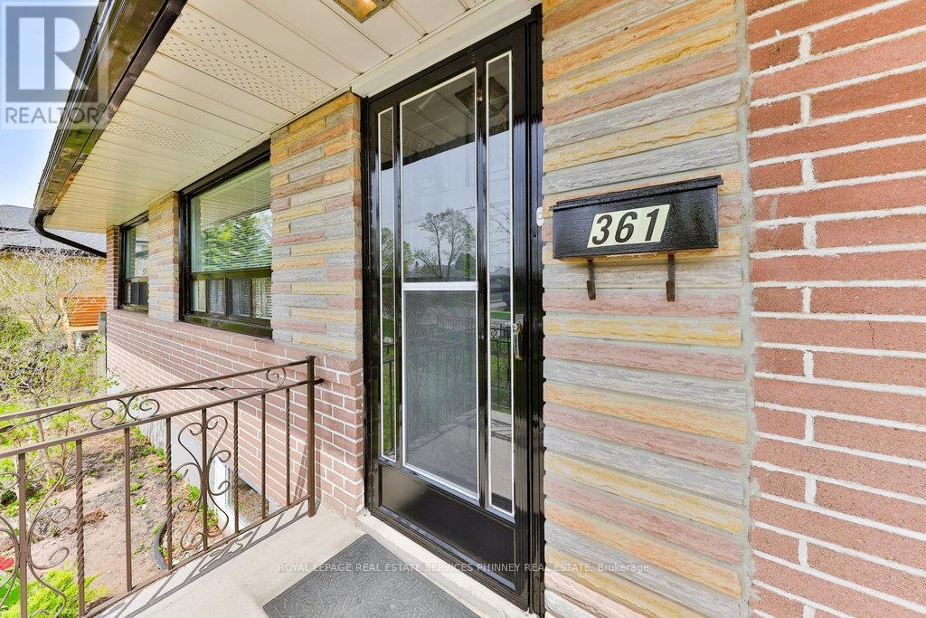 












361 ST AUGUSTINE DRIVE

,
Oakville,




Ontario
L6K3E8

