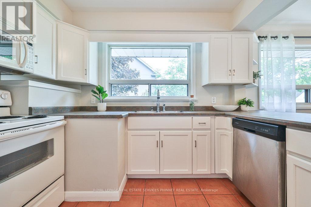 












361 ST AUGUSTINE DRIVE

,
Oakville,




Ontario
L6K3E8

