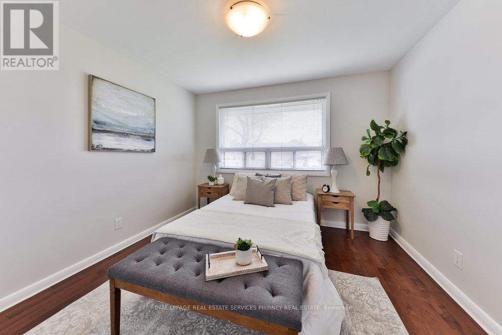 












361 ST AUGUSTINE DRIVE

,
Oakville,




Ontario
L6K3E8

