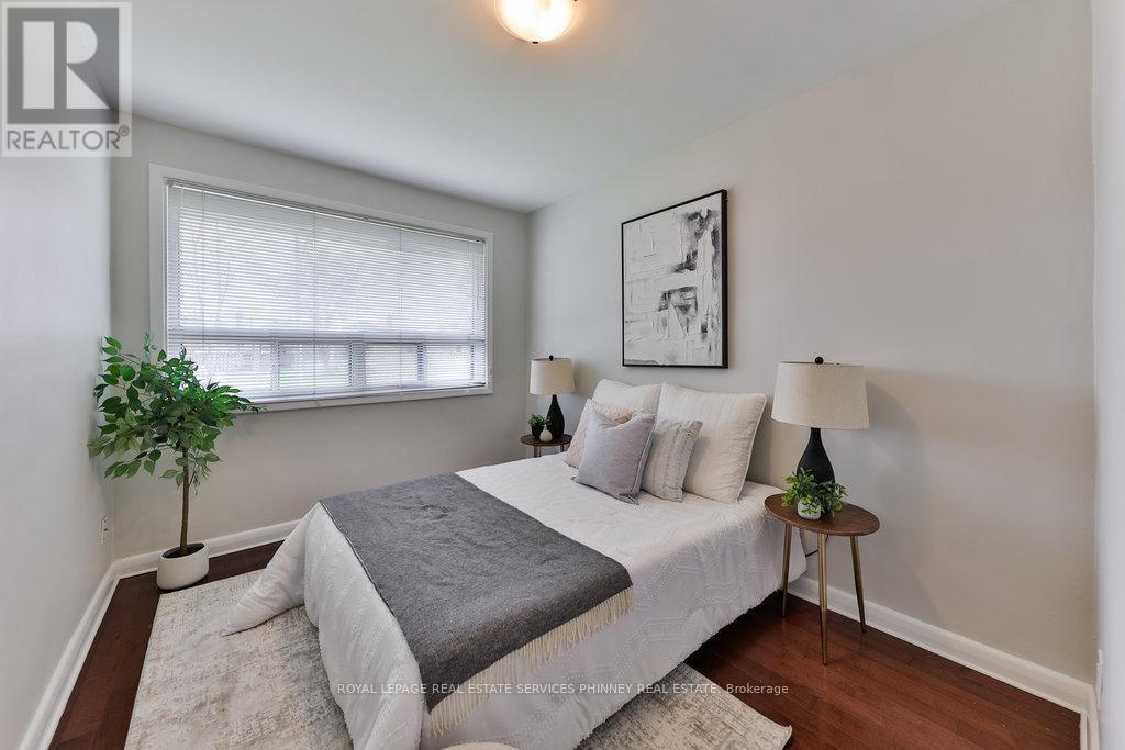 












361 ST AUGUSTINE DRIVE

,
Oakville,




Ontario
L6K3E8

