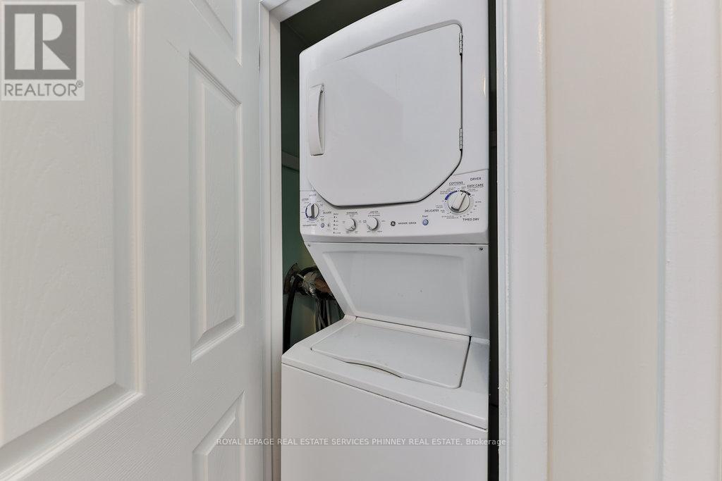 












361 ST AUGUSTINE DRIVE

,
Oakville,




Ontario
L6K3E8

