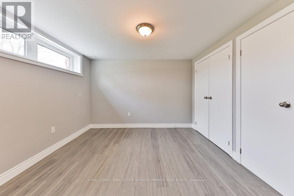 












361 ST AUGUSTINE DRIVE

,
Oakville,




Ontario
L6K3E8

