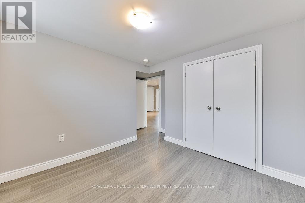 












361 ST AUGUSTINE DRIVE

,
Oakville,




Ontario
L6K3E8

