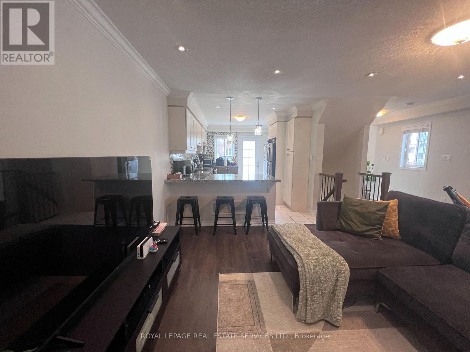 












201 ELLEN DAVIDSON DRIVE

,
Oakville,




Ontario
L6M0V1

